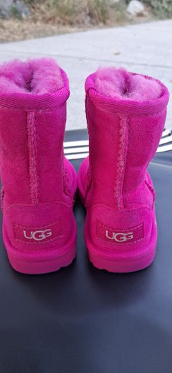 Girls Uggs size 8