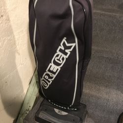 Black Oreck XL Vacuum Very Easy To Use Light Weight Please Check My Other Listings 
