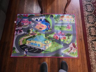 Mini and daisy carpet