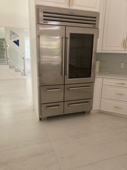 Sub zero Fridge Stainless