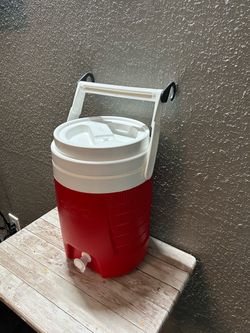 Igloo 2 Gallon Water Cooler Jug
