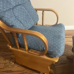 Rocking Chair And Foot Rest. Furniture Set