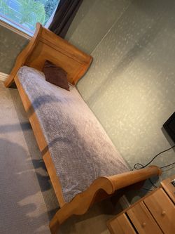 Wood Twin Sleigh Bed