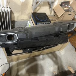 2024 Jeep Gladiator Complete Front Bumper