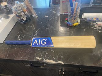 Cricket Wood Bat. Full Size Adult With Carrying Bag