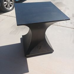 Large Clean Table / Home Decor Asking $50 Must Pick Up Broadway And APACHE BUCKEYE AZ CASH ONLY PLS THANKS Can Help Load As Well 