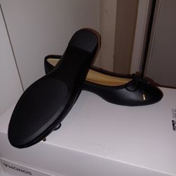 $10.00 -8.5 Women Black Flats 