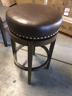 Swivel barstool