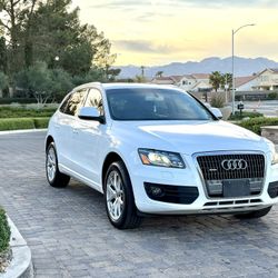 Audi Q5 Premium Plus 