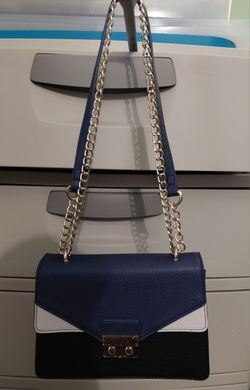 Guess Crossbody / Shoulder Bag 