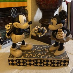 Collectible Mickey&Minney 2000’s
