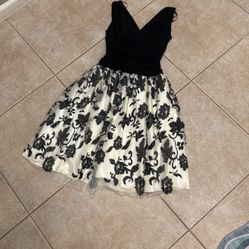 Black And Cream Tea Length Evening Dress Size 8