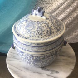 Vintage Blue And White Chinoiserie Pot 