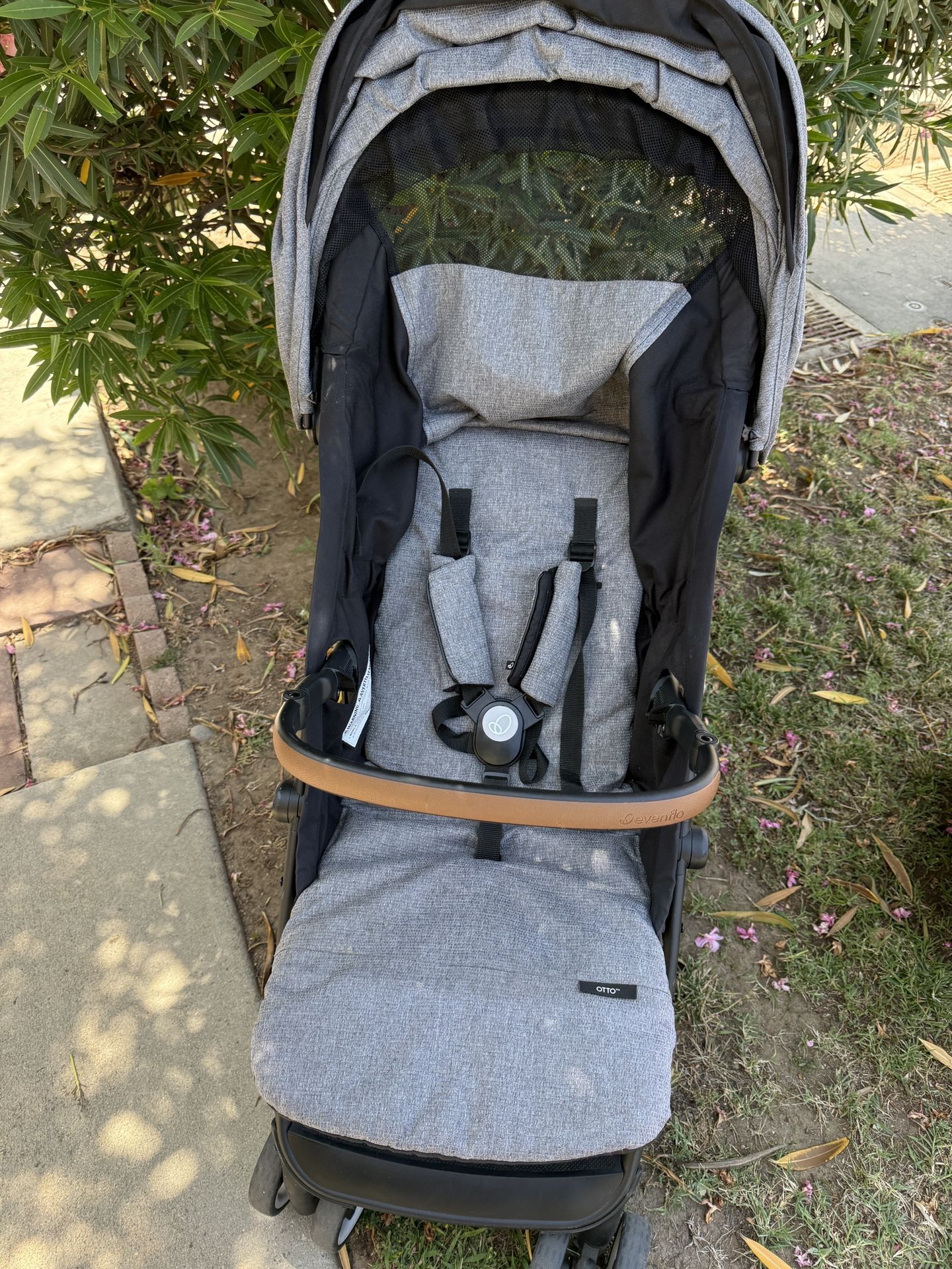 Evenflo Stroller Like New Foldable