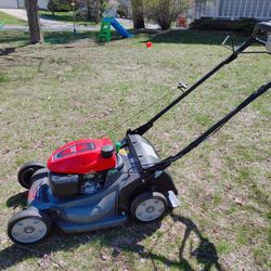 HONDA HRX 217 SELF PROPELLED LAWN MOWER