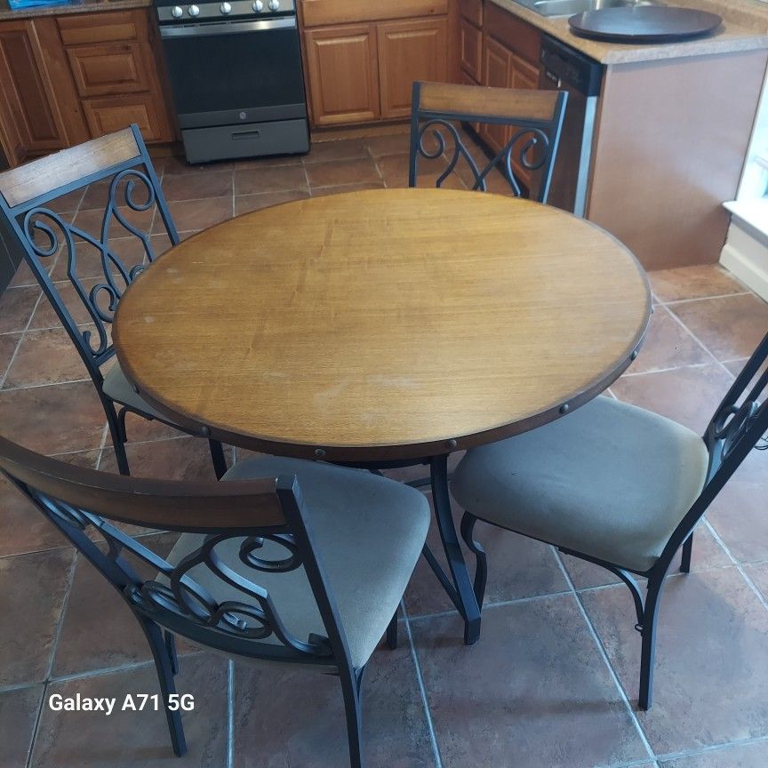 Kitchen Table And Chairs