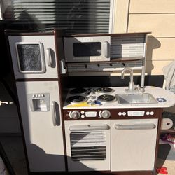 Free Toys. Kids kitchen And More