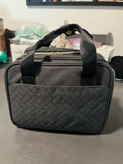Wearable pumping bag