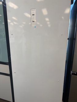 Frigidaire-Garage Ready Upright Freezer