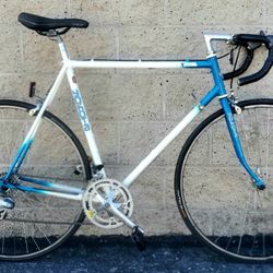 Yokota
58cm Road Bike - Shimano 105 - Lightweight Steel Frame - Ready to Ride
