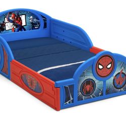 Spider- Man Sleep and Play Toddler Bed Comes With Mattress And Protective Cover New 