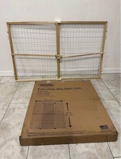 Extra Wide Pet Gate / Safety Gate - Fits Openings 28.5” - 50”