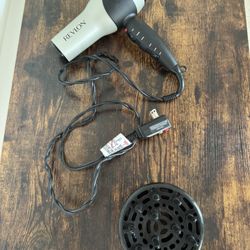 Revlon Hairdryer w Curl Diffuser