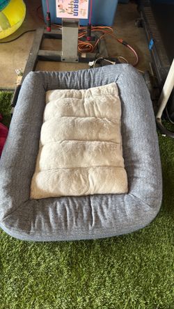 Large pet bed