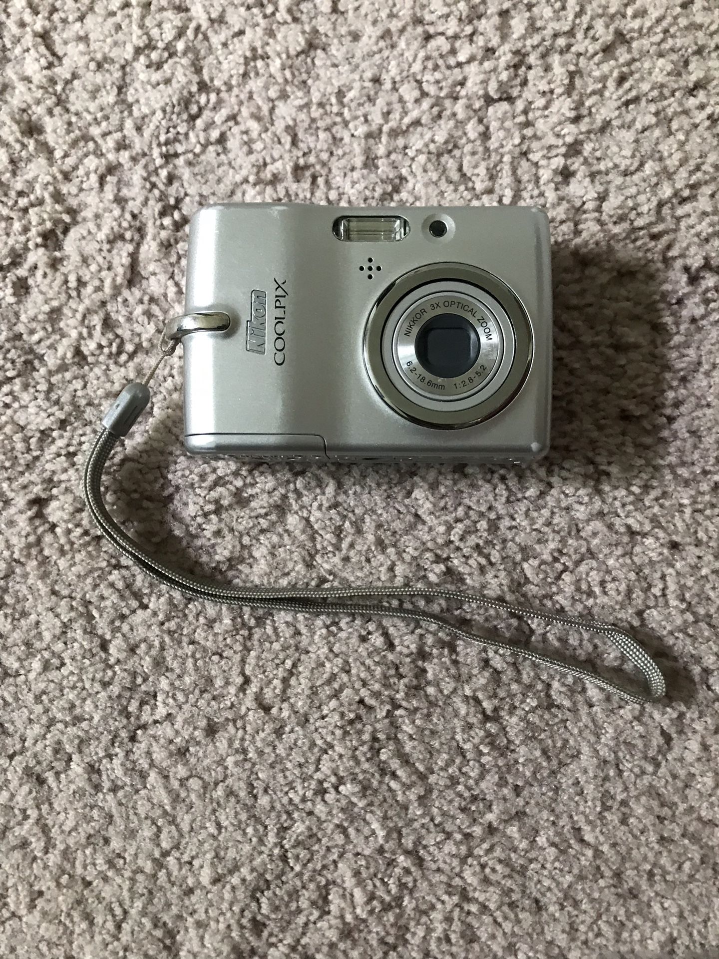 Nikon CoolPix L10 5mp camera