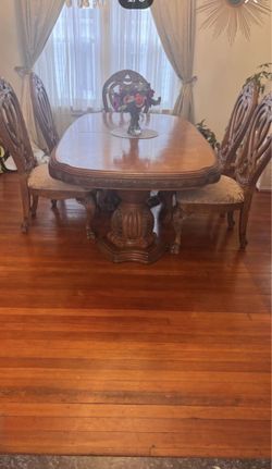 Ornate Wood Dining Table Set – Great Condition, 8 Pieces - Manhasset, NY