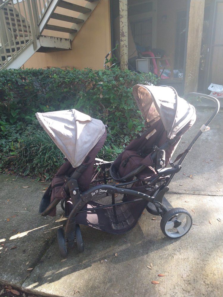 Double Stroller With Adjustable Seats