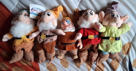 5 Vintag Disney Store Seven Dwarfs Plush Bean Bag Set