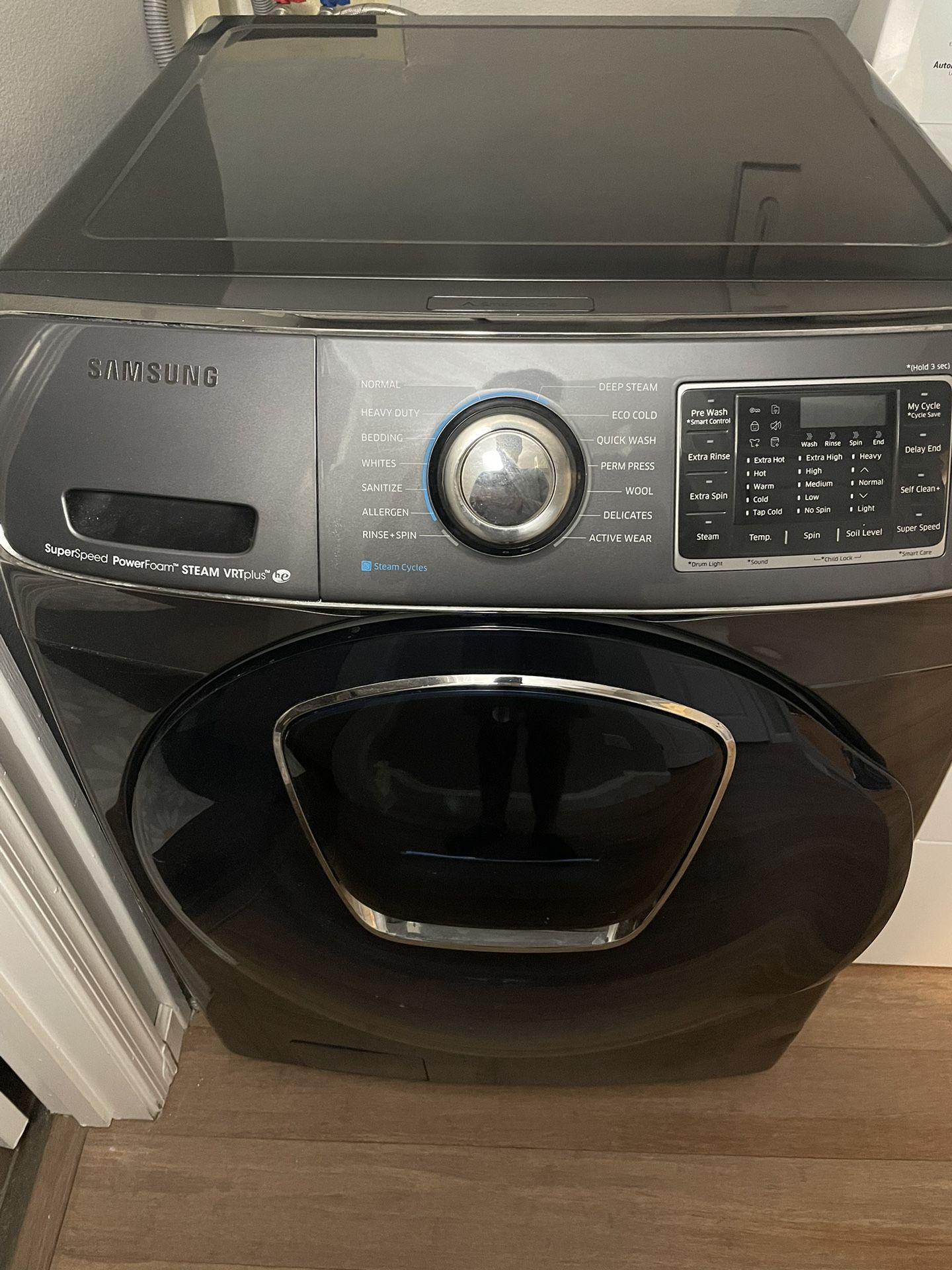 Samsung Washer Washing Machine - Model wf50k7500av