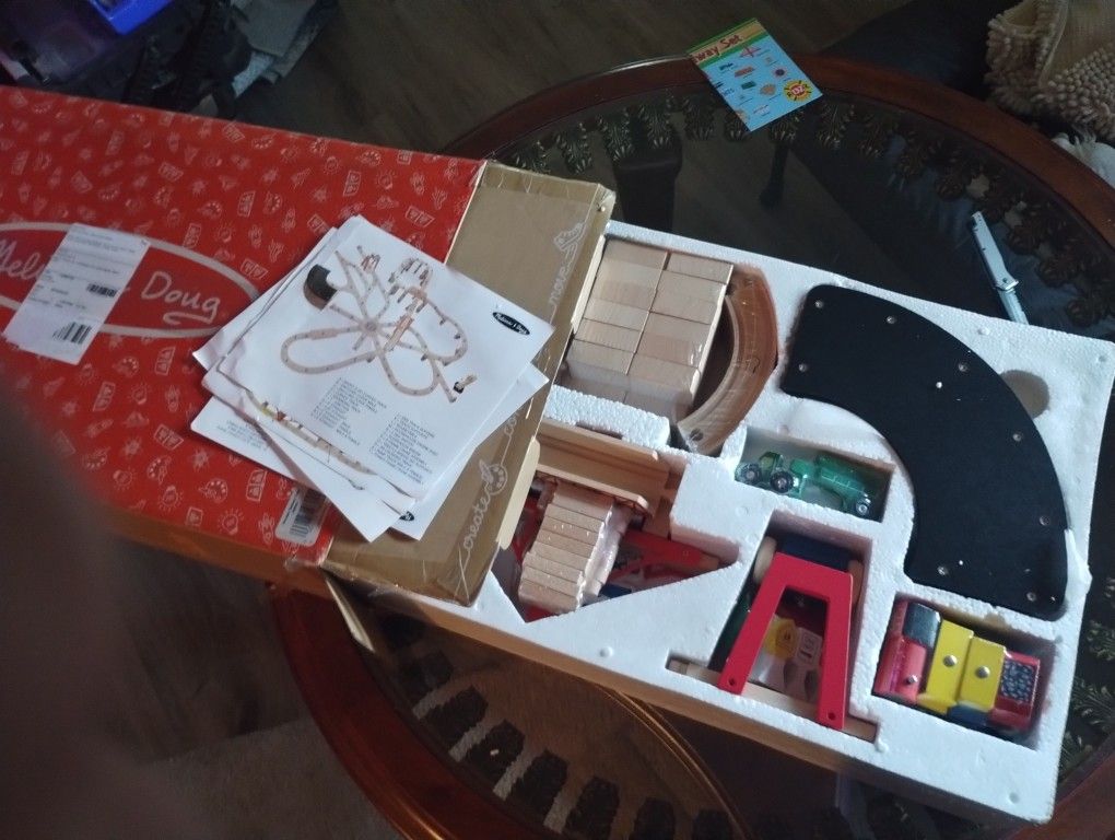 Melissa & Doug's Deluxe 130 Piece Wooden Railroad Set