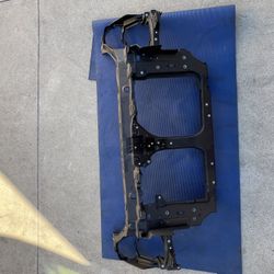 G35 Radiator core support