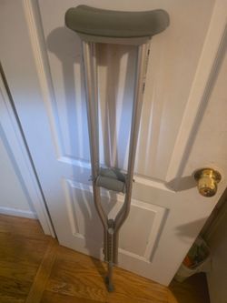Adjustable Forearm Crutches – Fits 5'10" Height
