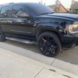 Chevy Tahoe Very Clean Title Paint Like New 