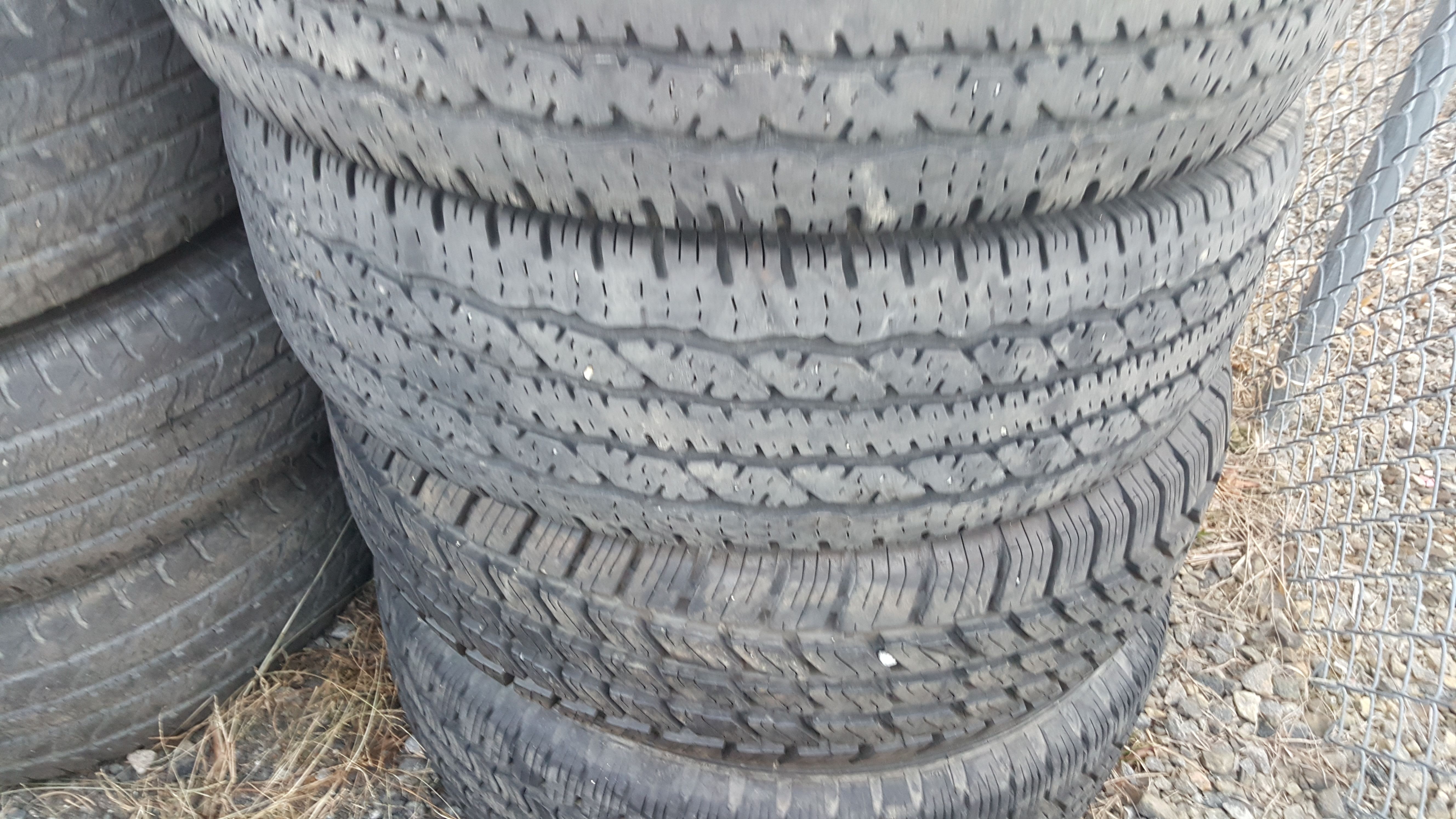 Good tire set 255/70R 16