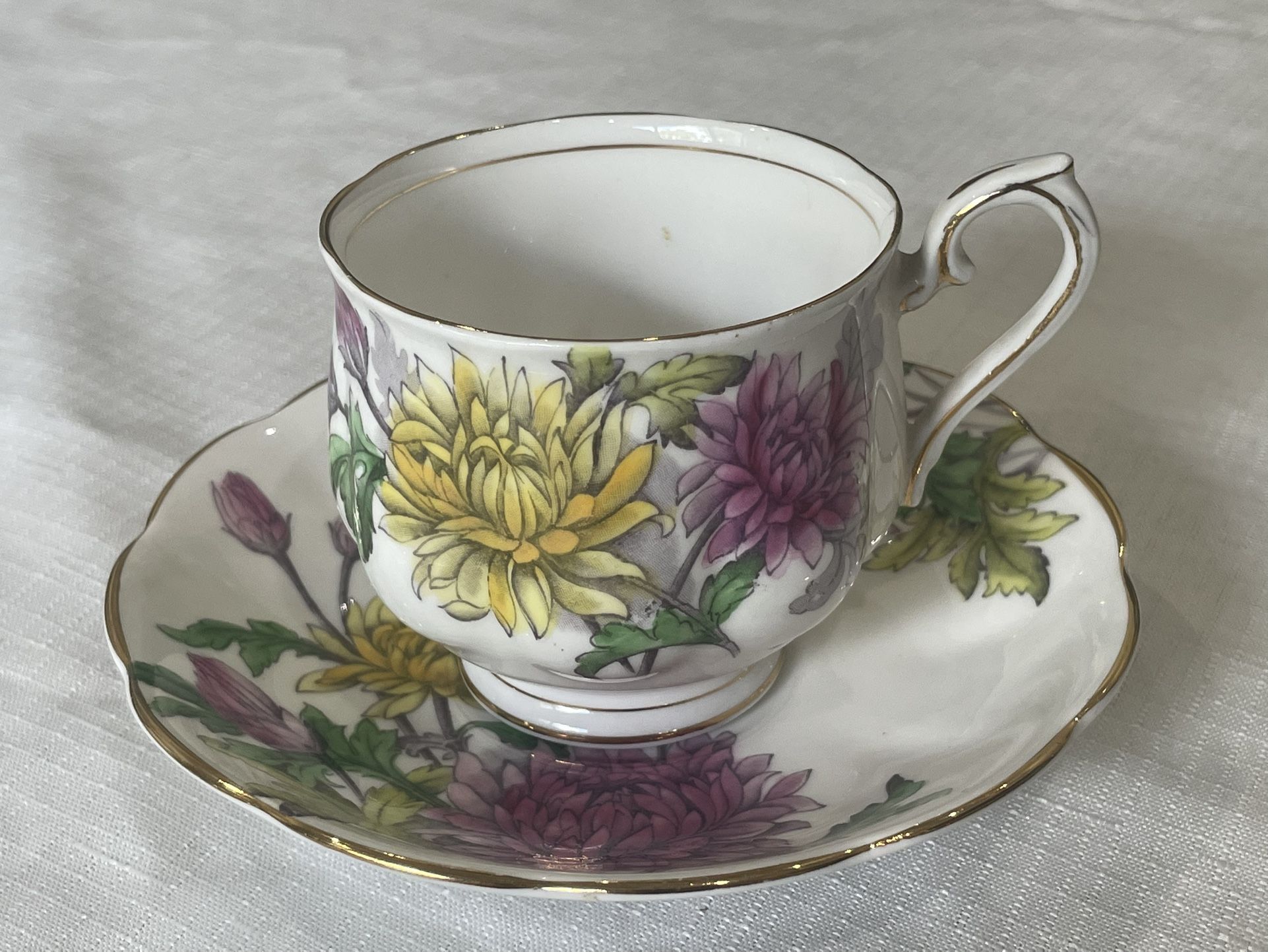 Royal Albert Flower of the Month Set of Cup and Saucer November Chrysanthemum