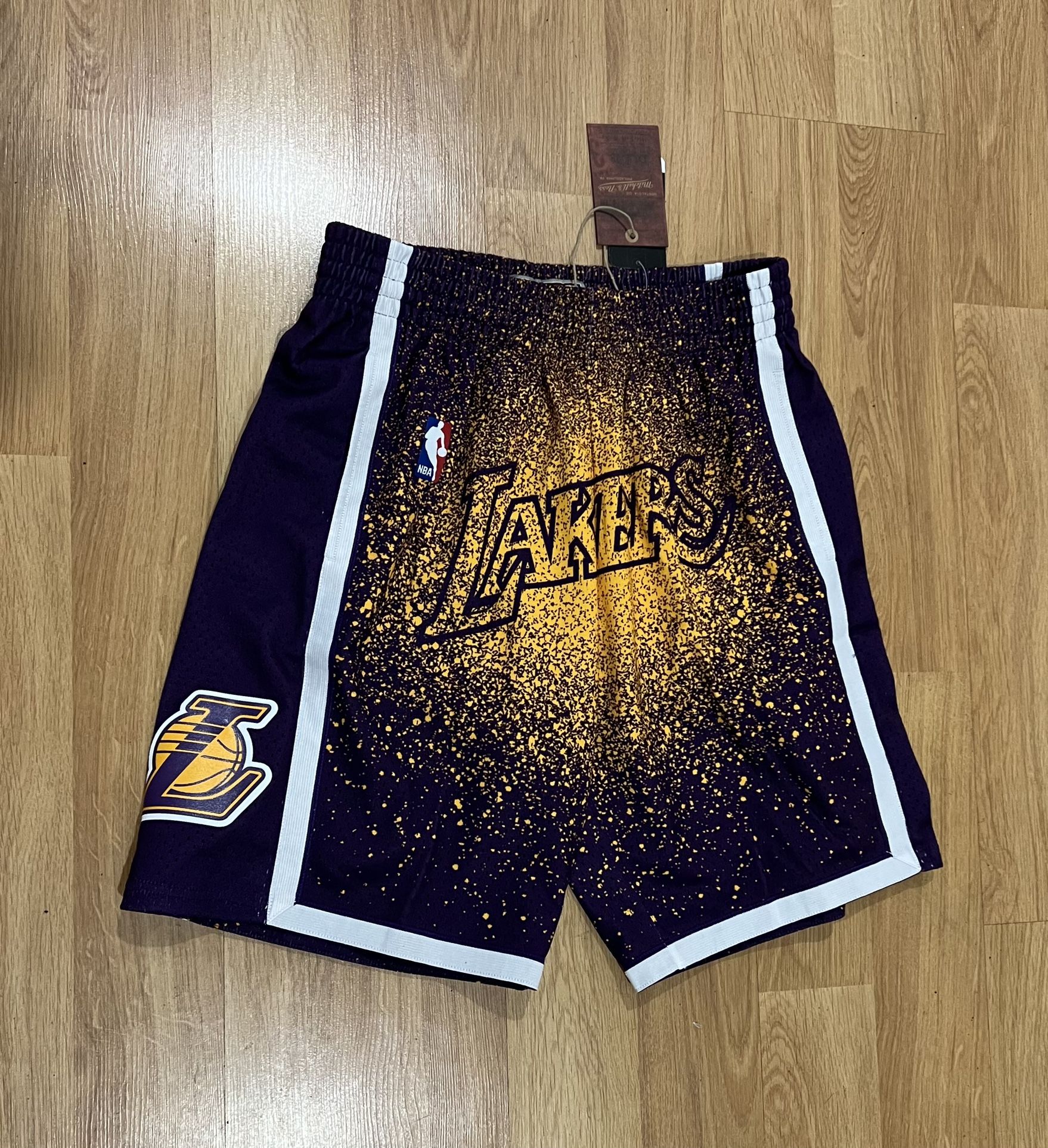 Mitchell & Ness Gradient Spray Paint Swingman LA Lakers Kobe 2009 Shorts