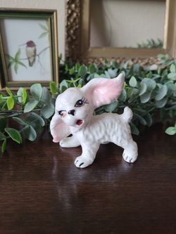 Cutest little ceramic white MCM dog figurine