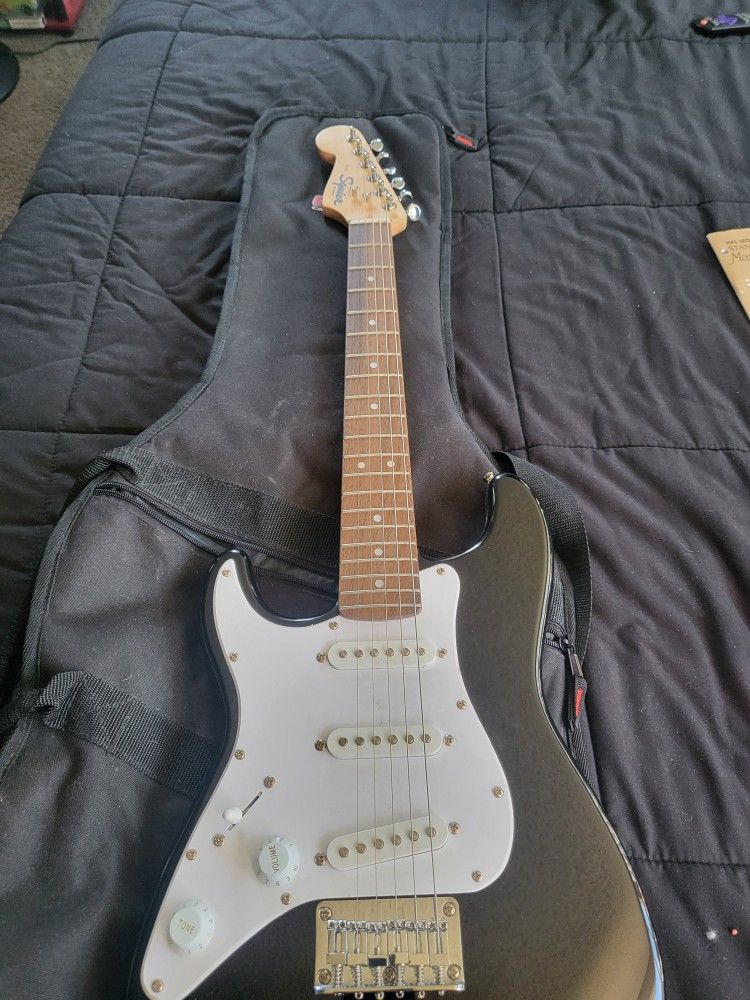 Fender Squire Bullet Stratocaster-Black-PICK UP ONLY-NO TRADES