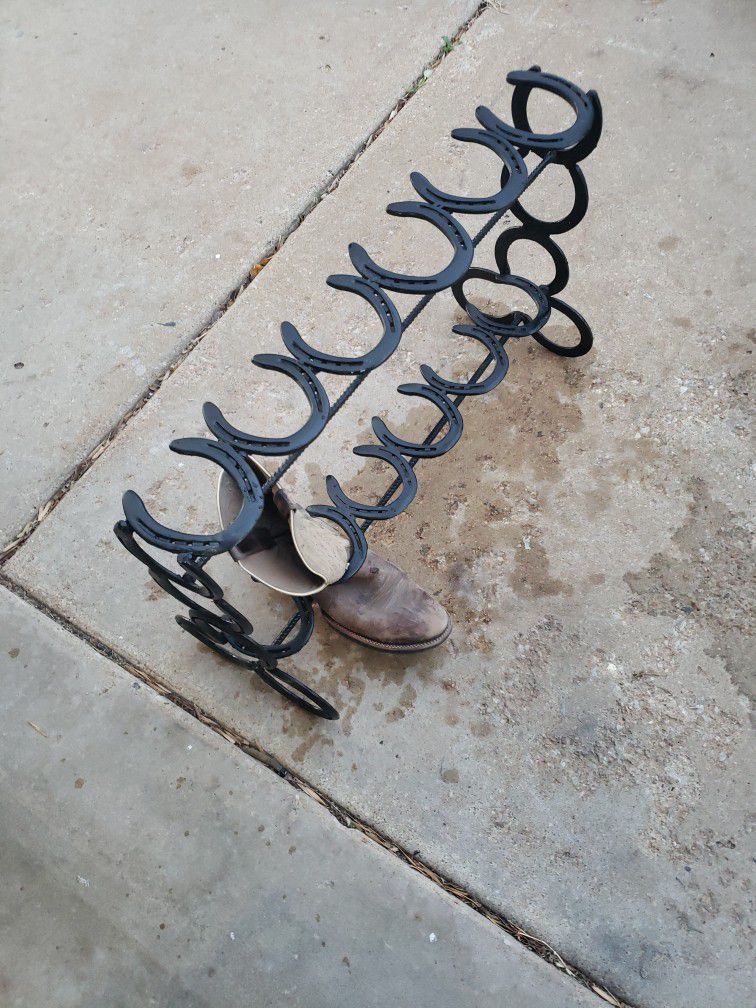 Black Horseshoe Boot Rack