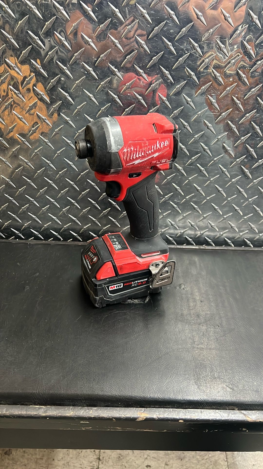 Milwaukee 2953-20 M18 Fuel 1/4” Impact Driver w/ Battery