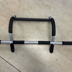Iron Gym Pull Up Bar