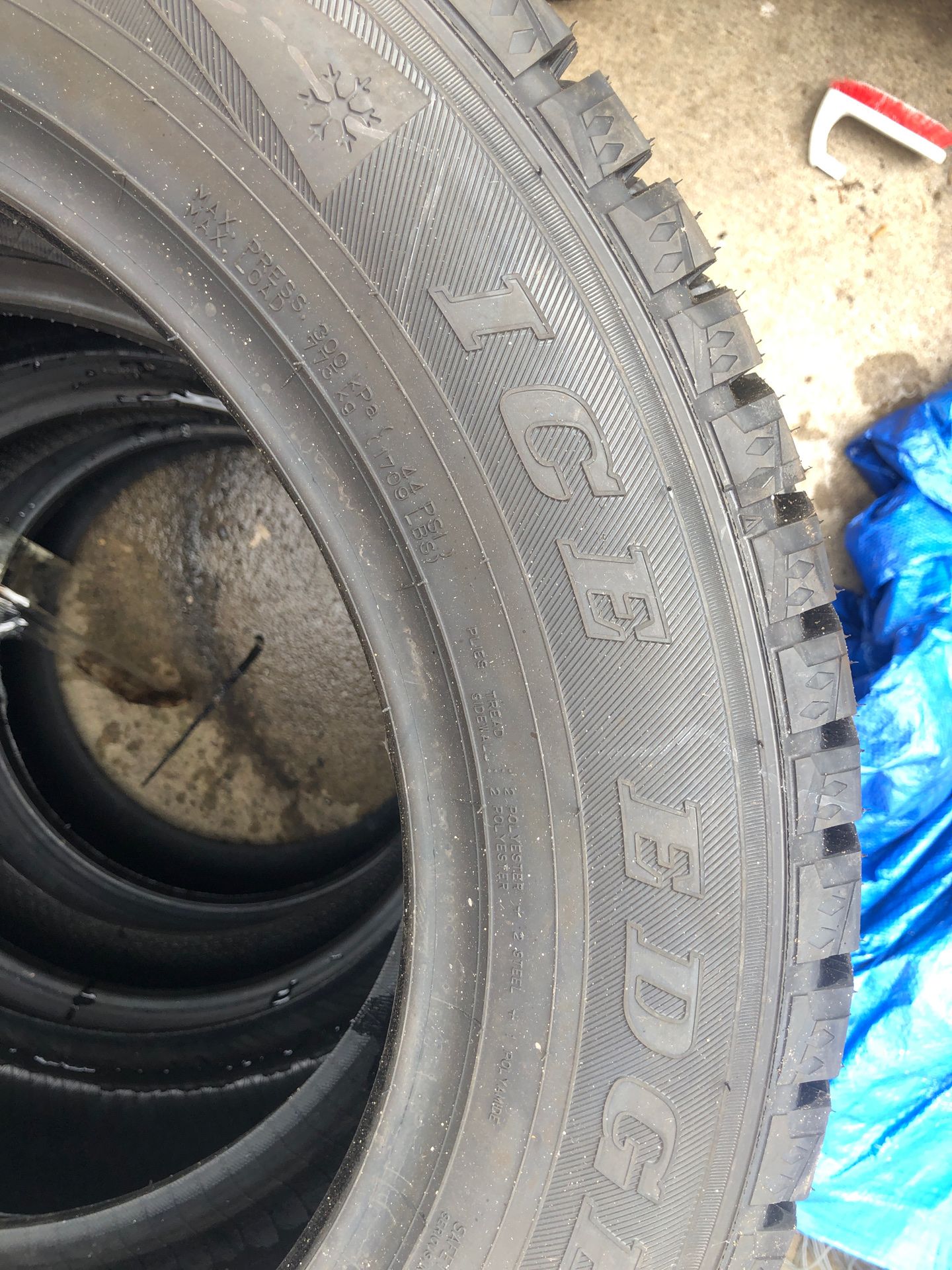Sumitomo Ice edge tyre 225/60/17