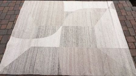 Beautiful, neutral, rug, geometric pattern