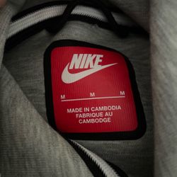 MENS NIKE TECH