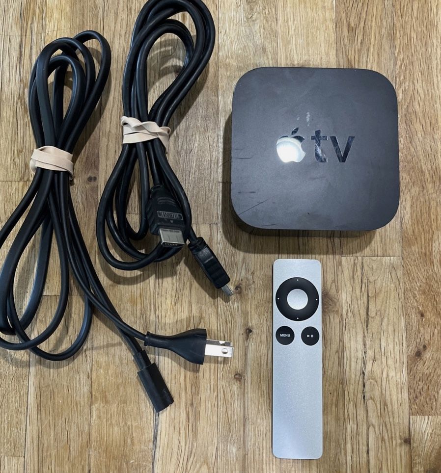 Apple TV A1625 4th Gen 32GB Includes Remote And Cables - Tested And Working