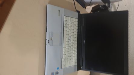 Fujitsu Lifebook E Series Model E8410
